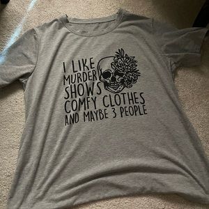 Skull true crime tee - seems to be a 1X